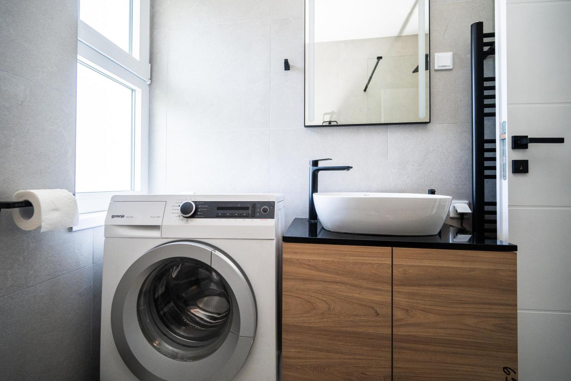סראייבו Bright 2Bdr Apartment With Balcony - Free Parking מראה חיצוני תמונה